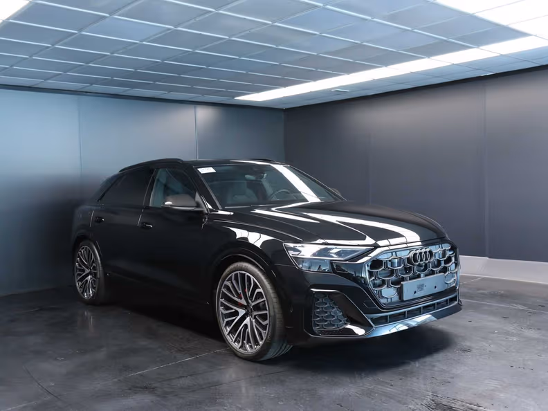 Audi Q8 - 2