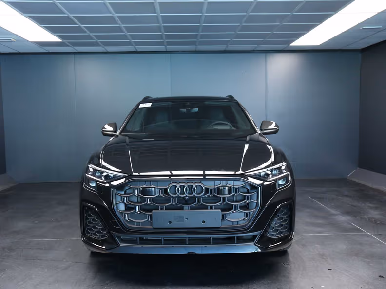 Audi Q8 - 9