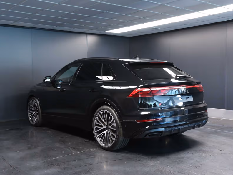 Audi Q8 - 6