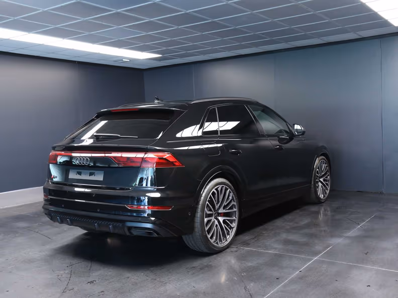 Audi Q8 - 7