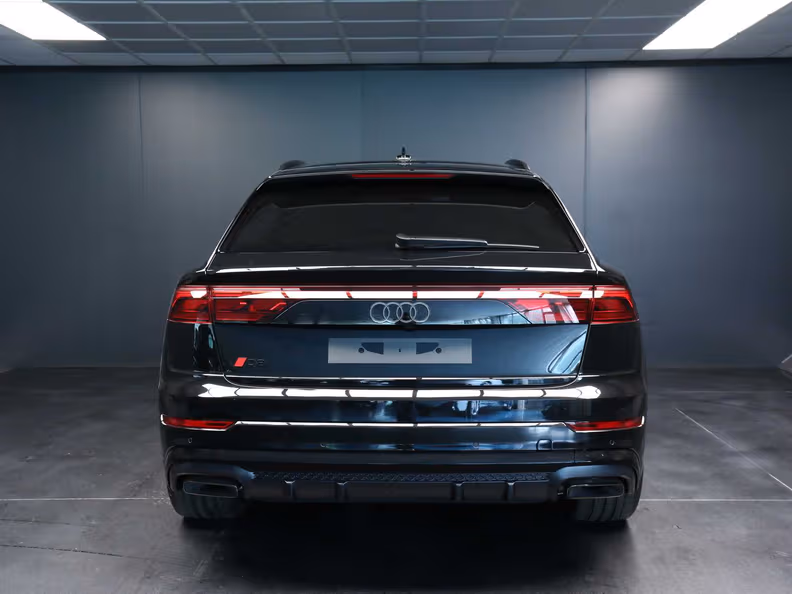 Audi Q8 - 10