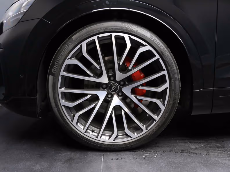 Audi Q8 - 8