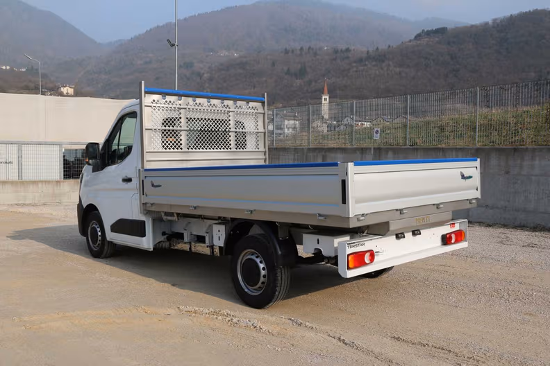 Nissan Interstar - 6