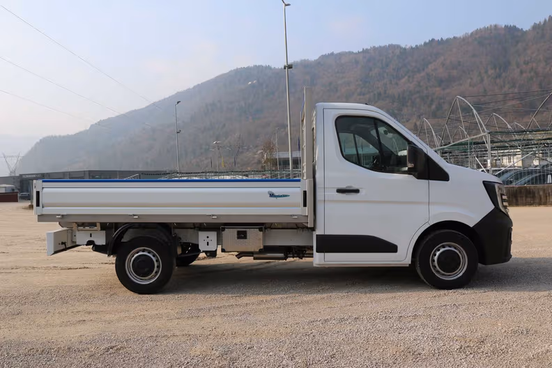 Nissan Interstar - 10