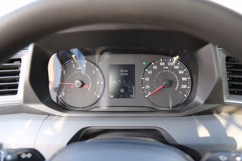 Nissan Interstar - 15