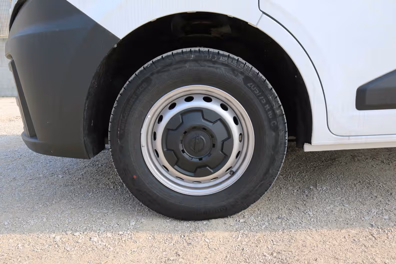 Nissan Interstar - 8