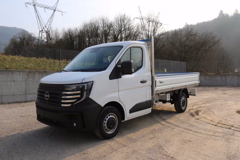 Nissan Interstar - 1