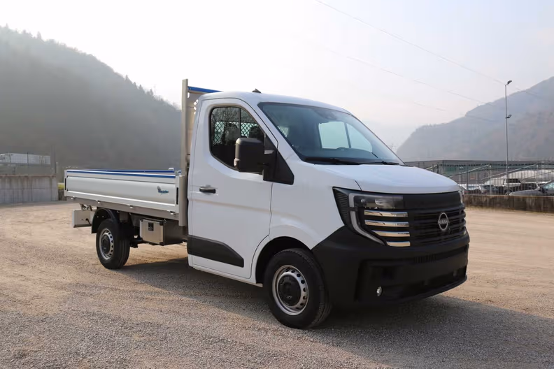 Nissan Interstar - 2