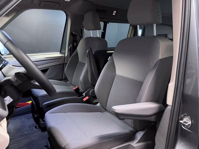 Volkswagen Caravelle - 17