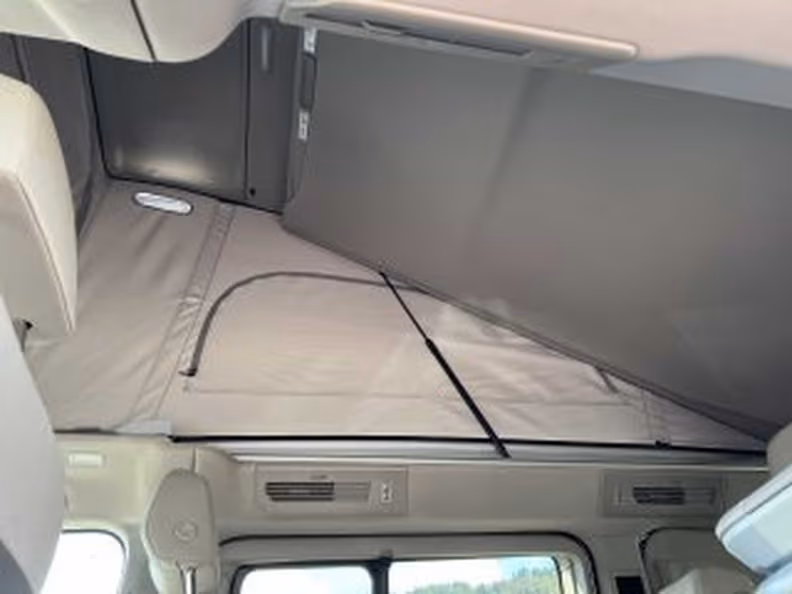 Volkswagen Caravelle - 67