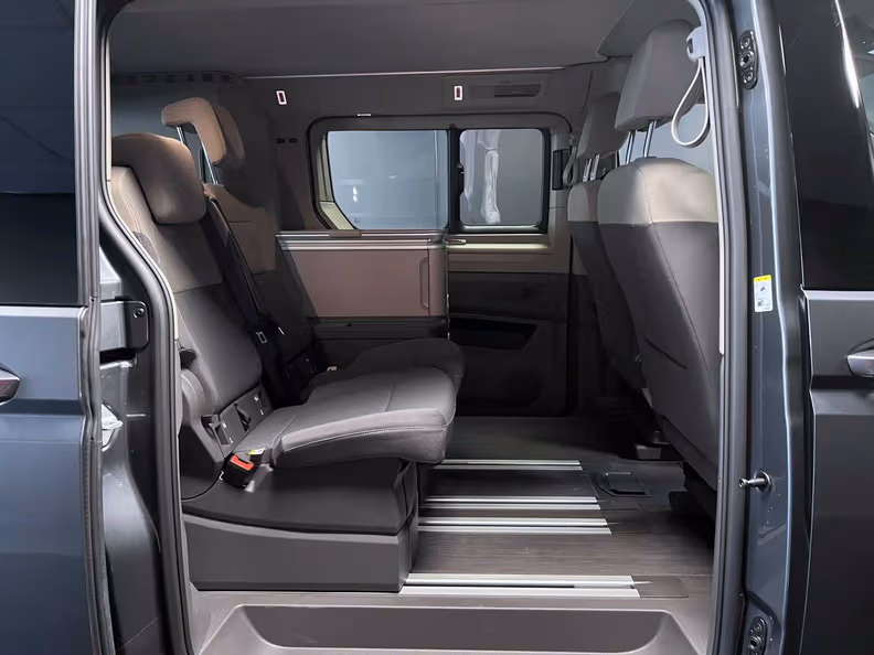 Volkswagen Caravelle - 33