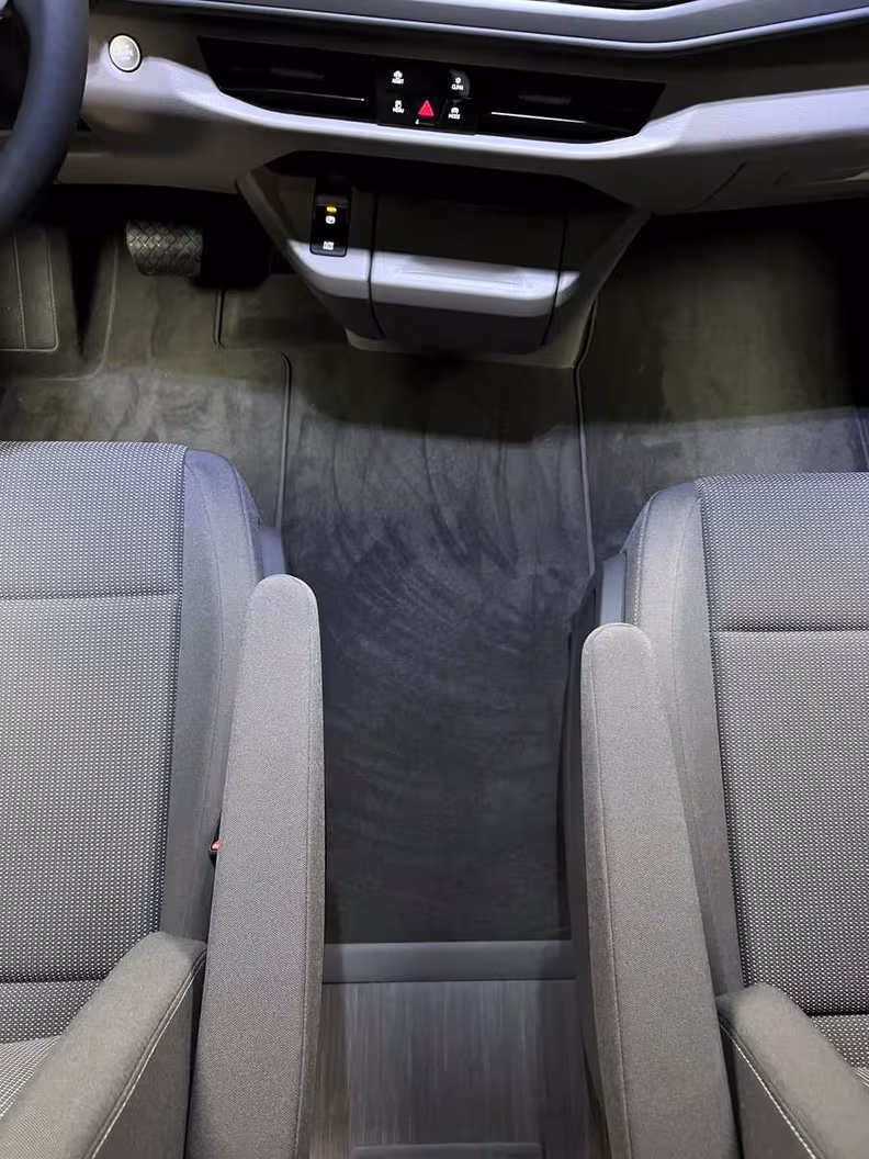 Volkswagen Caravelle - 22