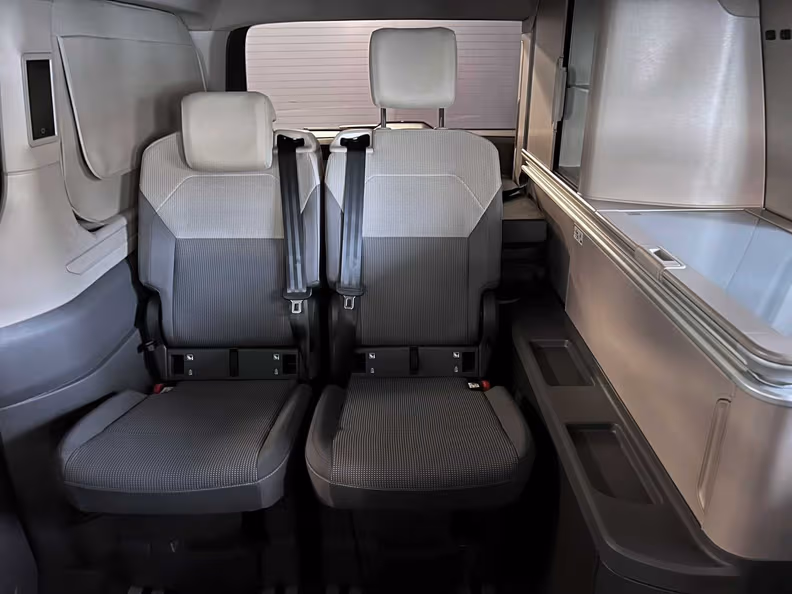 Volkswagen Caravelle - 66