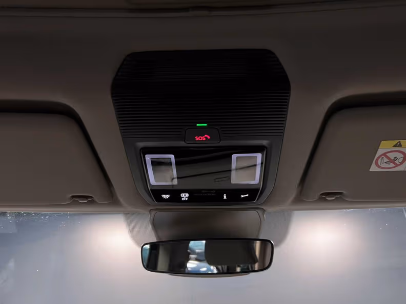 Volkswagen Caravelle - 19