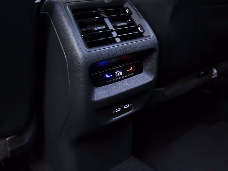 Volkswagen Tiguan - 27