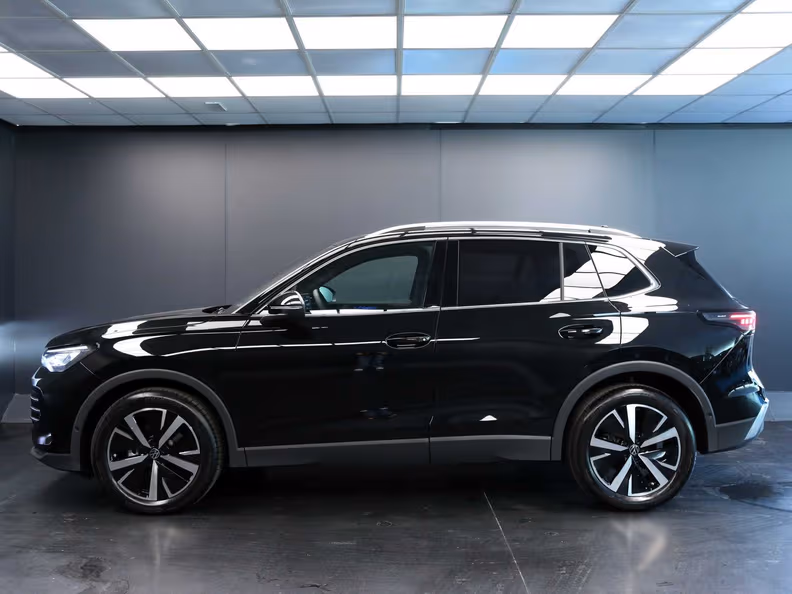 Volkswagen Tiguan - 11
