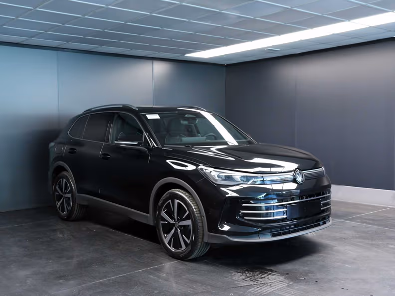 Volkswagen Tiguan - 2