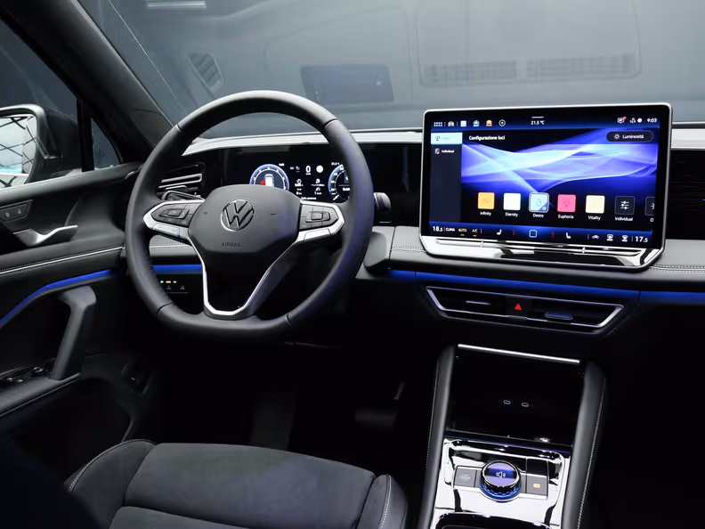 Volkswagen Tiguan - 28