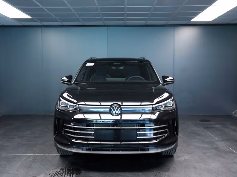 Volkswagen Tiguan - 9