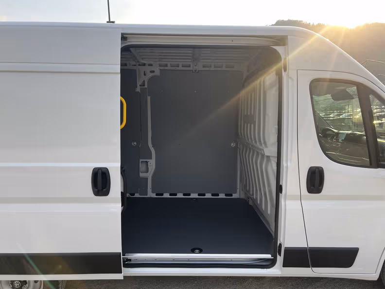 Toyota Hiace - 28