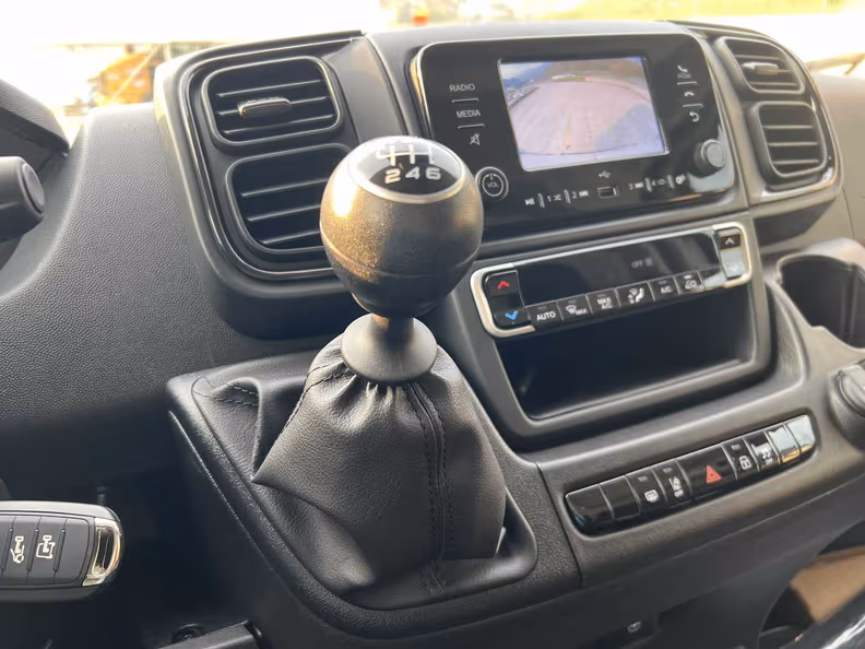 Toyota Hiace - 21