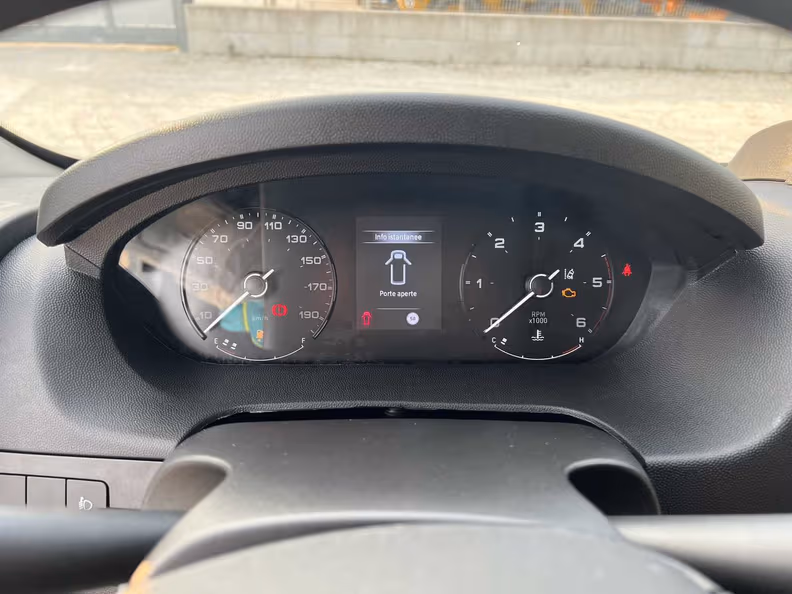 Toyota Hiace - 17