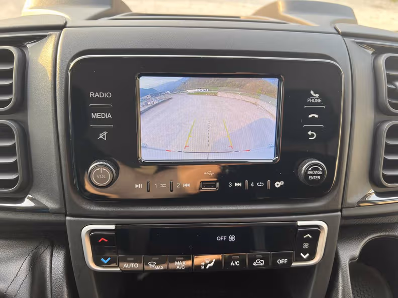 Toyota Hiace - 34