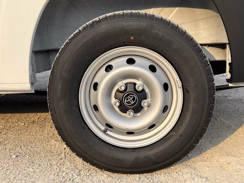 Toyota Hiace - 8