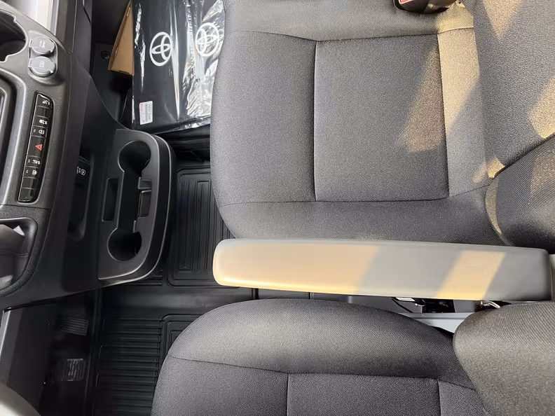 Toyota Hiace - 19