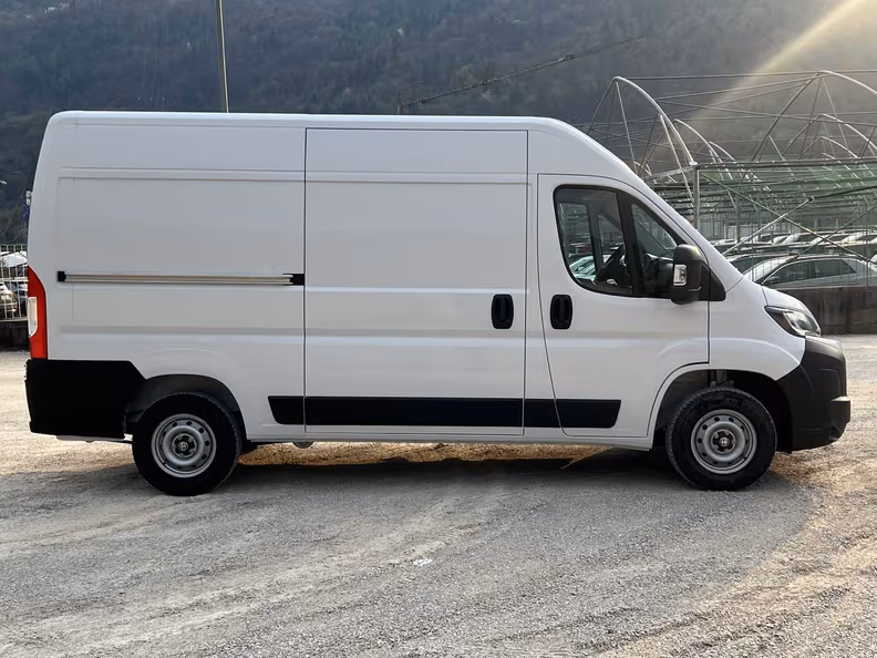 Toyota Hiace - 10