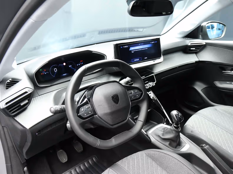 Peugeot 208 - 16