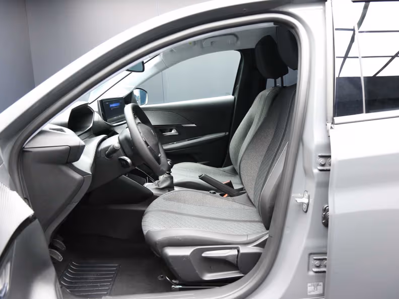 Peugeot 208 - 3