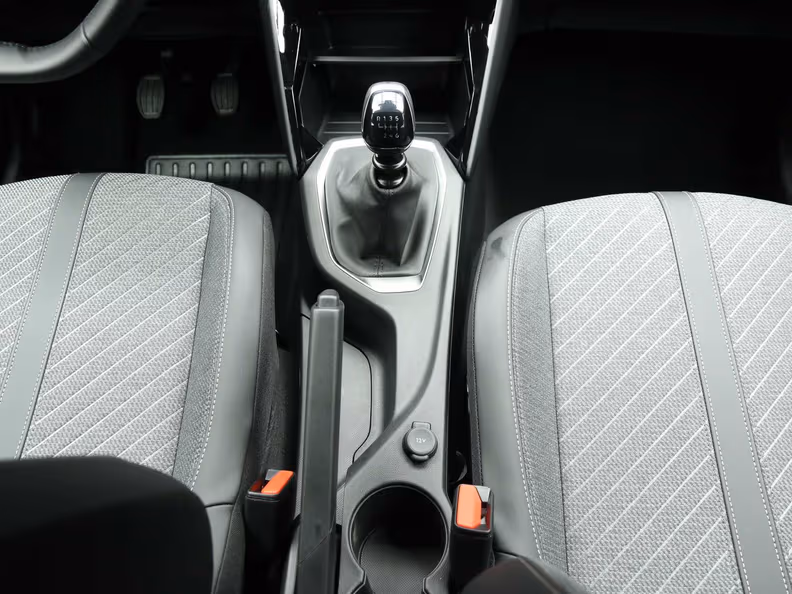 Peugeot 208 - 19