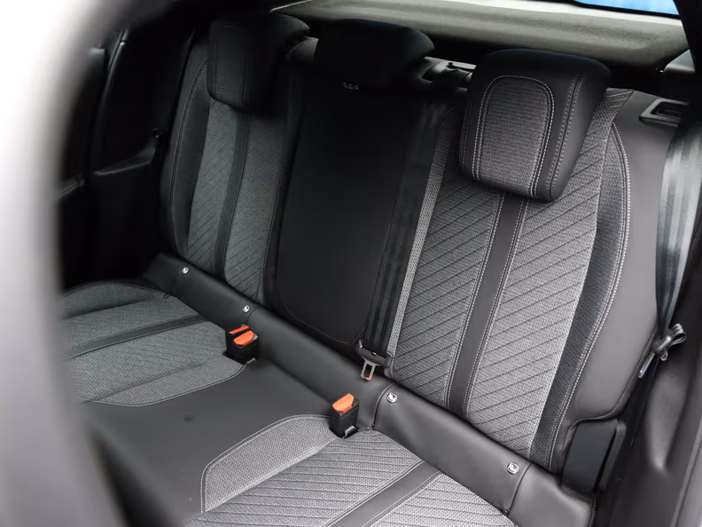 Peugeot 208 - 14