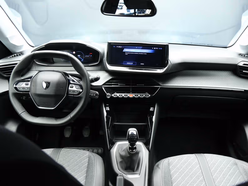 Peugeot 208 - 4