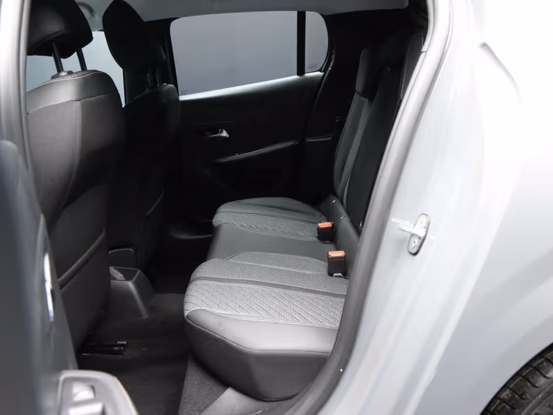 Peugeot 208 - 5