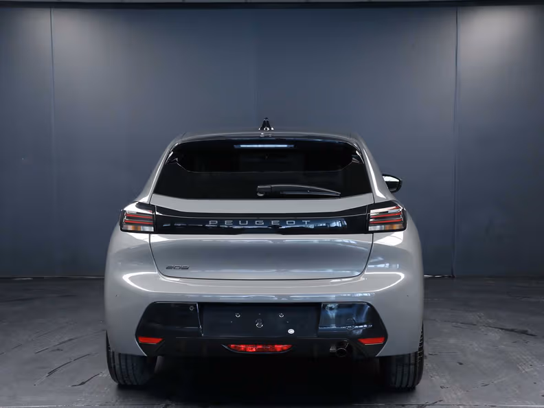 Peugeot 208 - 12