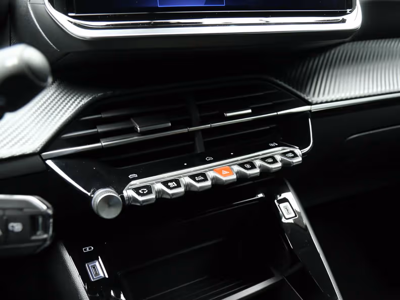 Peugeot 208 - 20