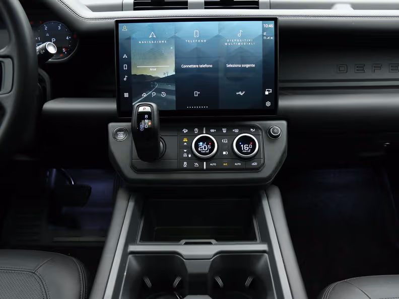 Land Rover Defender - 27