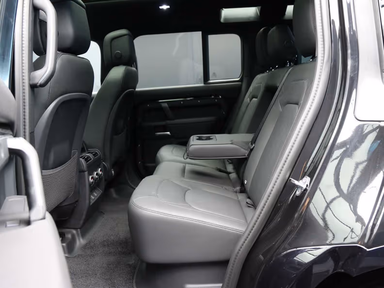 Land Rover Defender - 5