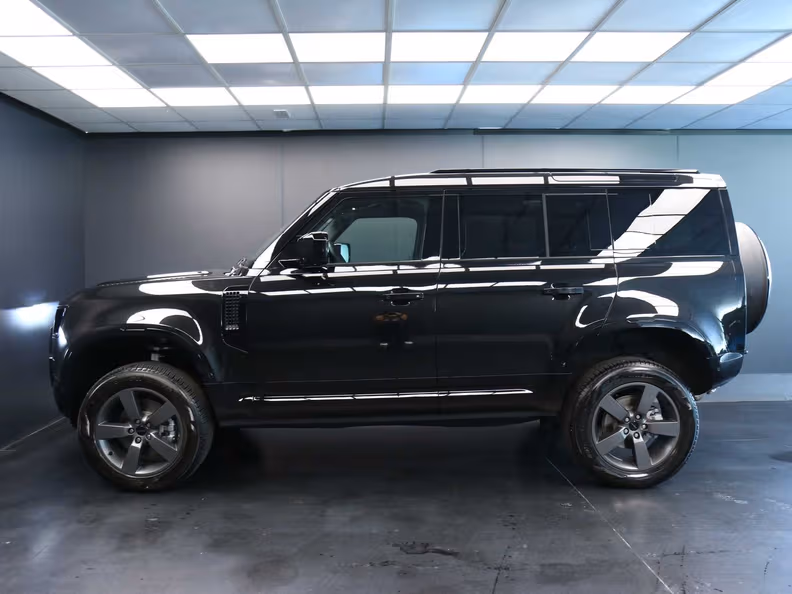 Land Rover Defender - 11