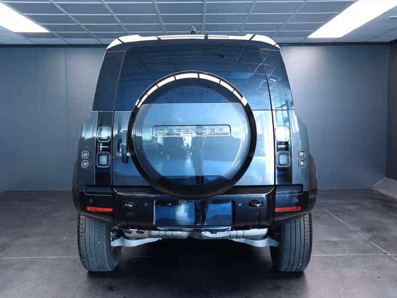 Land Rover Defender - 10