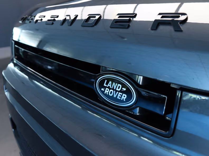 Land Rover Defender - 37