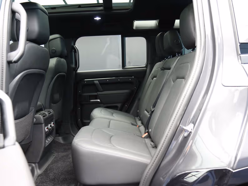 Land Rover Defender - 5