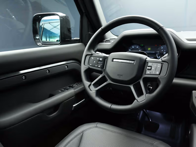 Land Rover Defender - 20