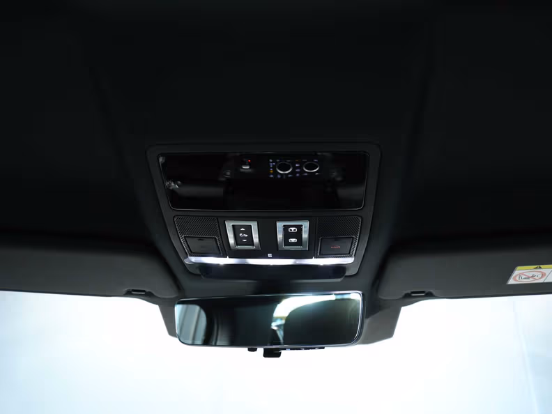 Land Rover Defender - 23