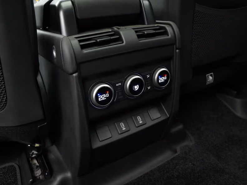 Land Rover Defender - 18