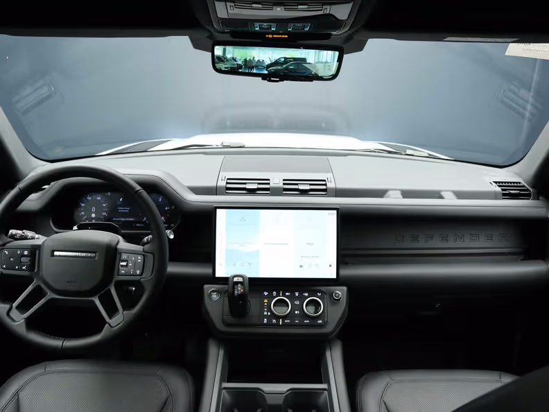 Land Rover Defender - 19