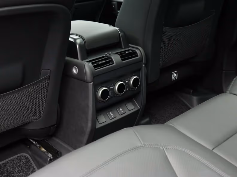 Land Rover Defender - 15