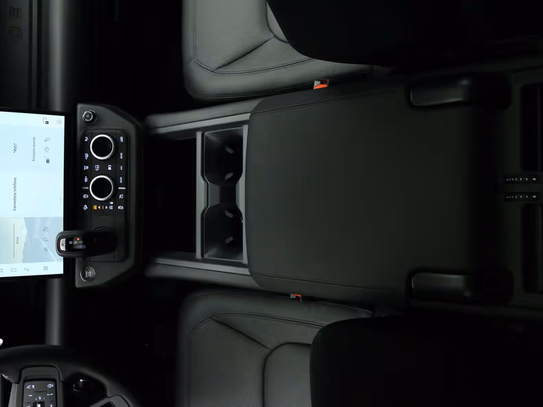 Land Rover Defender - 22